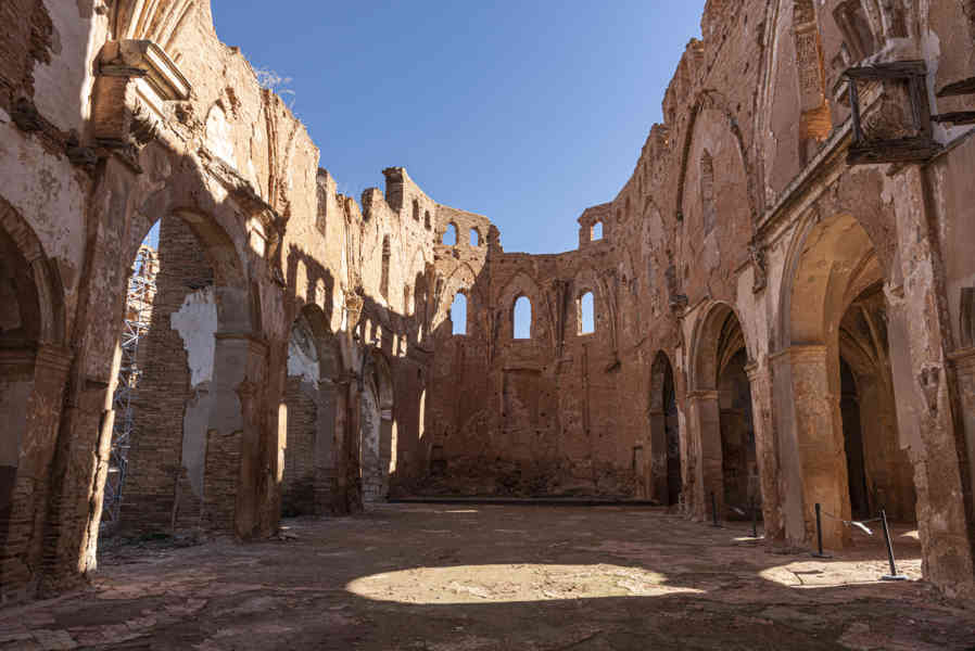 Zaragoza - Belchite 18 - Pueblo Viejo - iglesia de San Martín de Tours.jpg